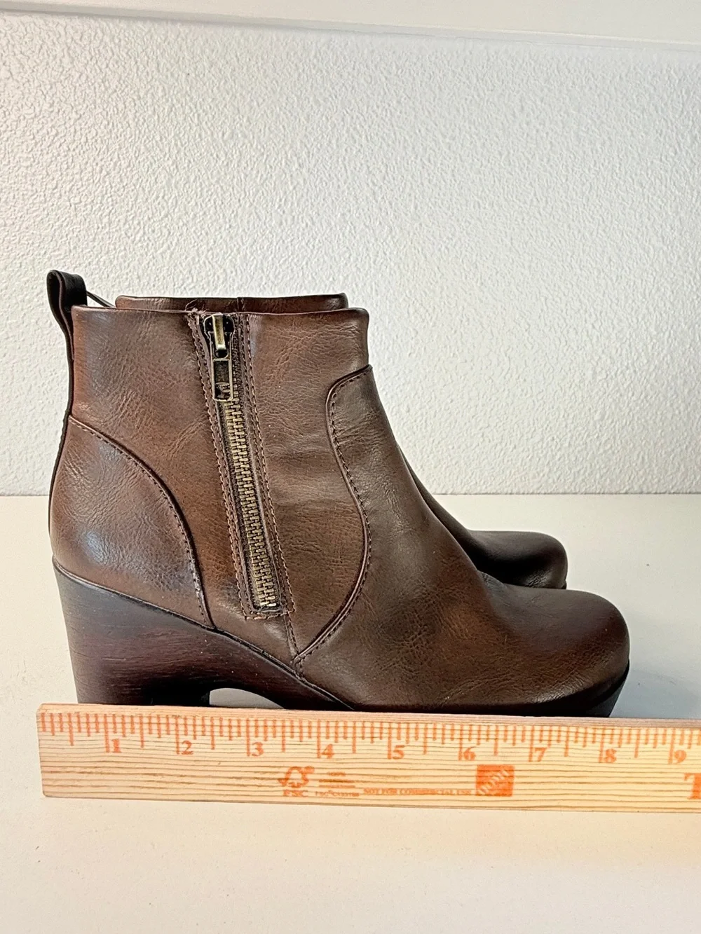 Born Brown Leather Platform Ankle Boots Womens Size 10 Side Zip boho boots